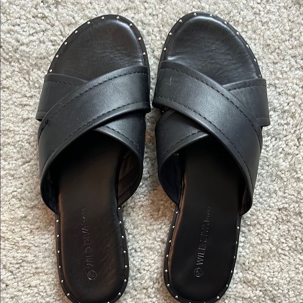 Wild Diva Black Crisscross Sandals